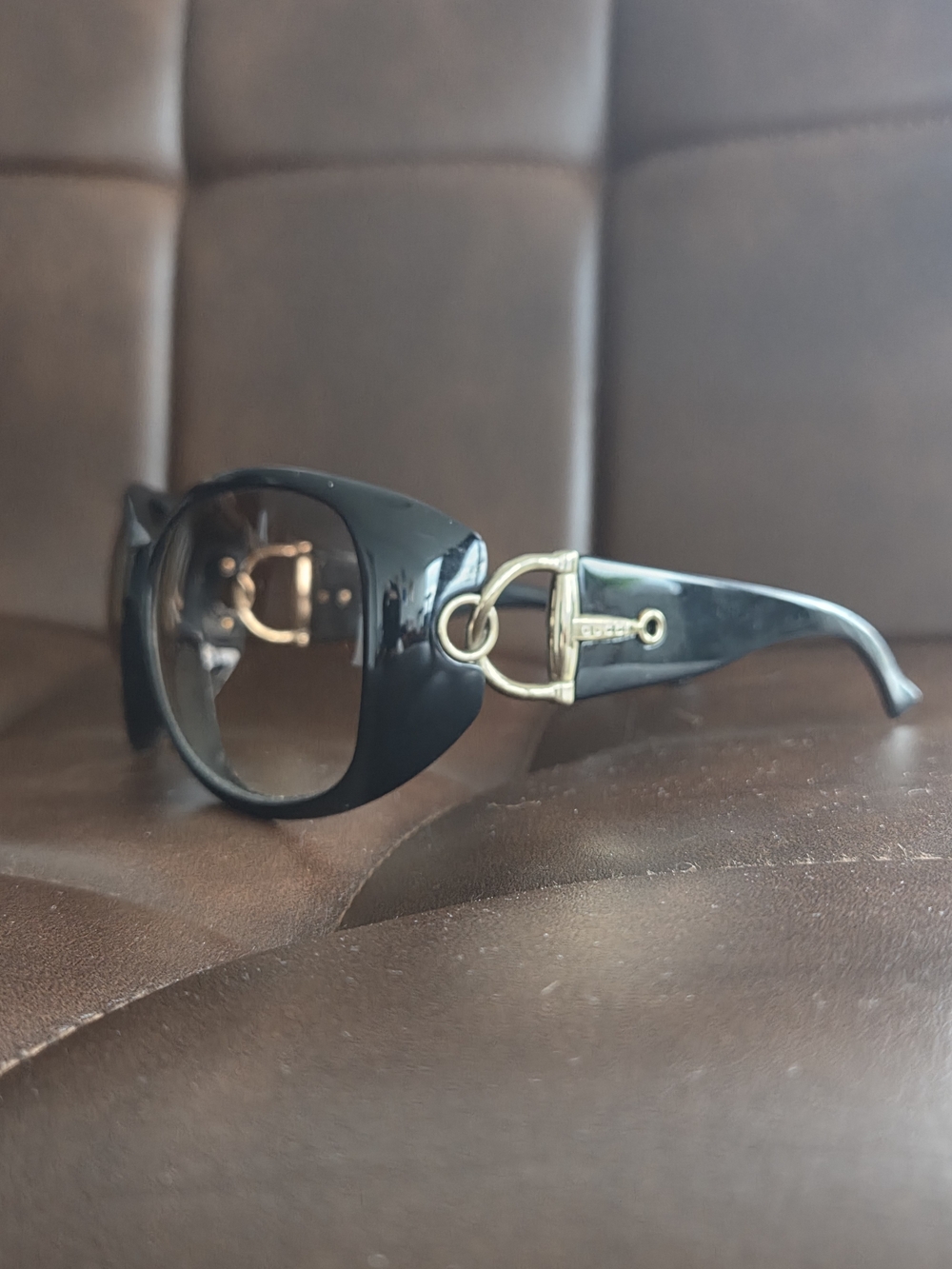 Gucci Women's Black Gradient Lens Oversized Sunglasses - Picture 5 of 5